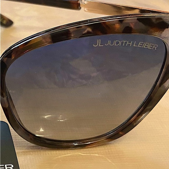 Judith Leiber New Danica Brown Abstract Design Large Cat Eye Shaped Sunglasses - Picture 4 of 6